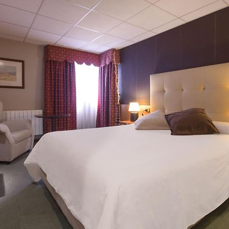 Coto Real Hotel Rabade Ngoại thất bức ảnh