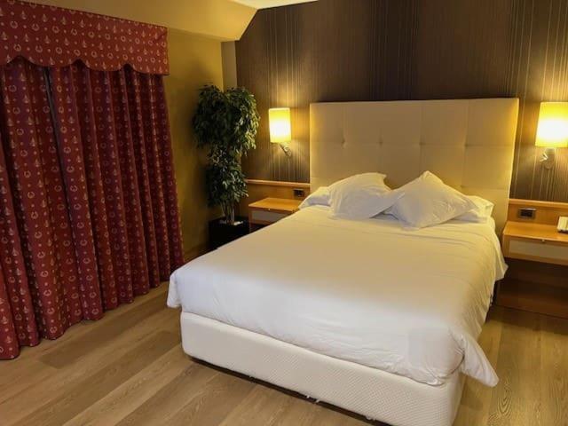 Coto Real Hotel Rabade Ngoại thất bức ảnh